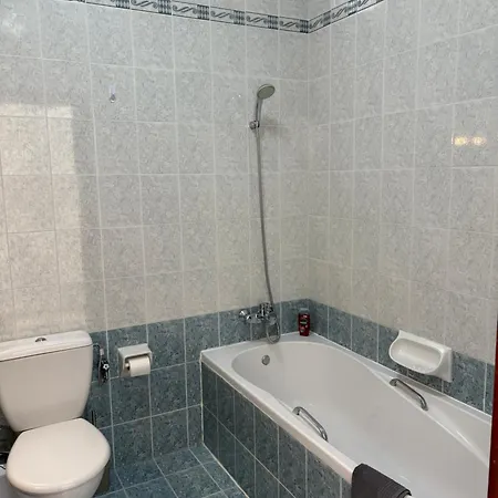 דירה Cosy 2 Bedroom Penthouse With Terraces & Seaview סיינט פול ביי