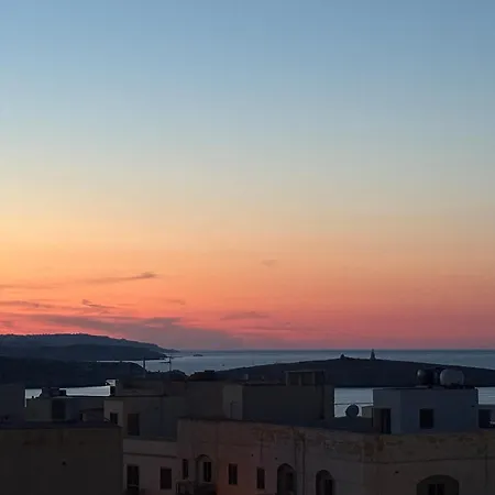 Apartmán Cosy 2 Bedroom Penthouse With Terraces & Seaview St. Paul's Bay