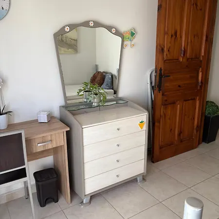 Cosy 2 Bedroom Penthouse With Terraces & Seaview Apartmán *