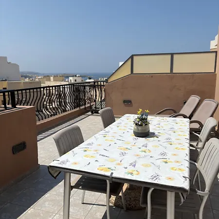 Sunny & Cosy 2 Bedroom Penthouse With Terraces Apartment St. Paul's Bay