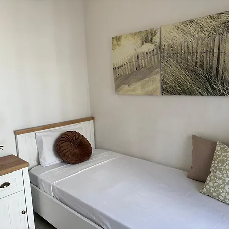 Cosy 2 Bedroom Penthouse With Terraces & Seaview Apartmán *