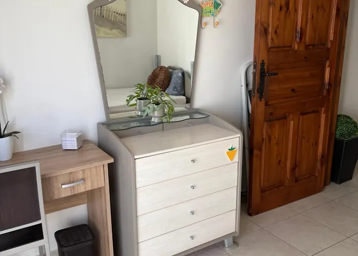 Cosy 2 Bedroom Penthouse With Terraces & Seaview Appartement *