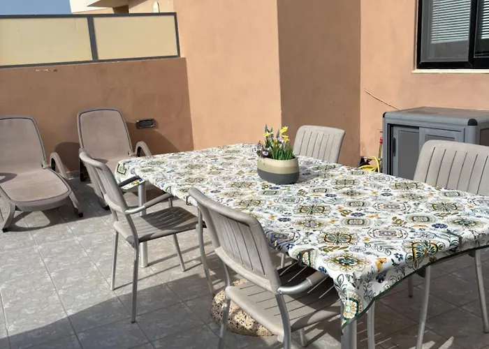 Appartement Cosy 2 Bedroom Penthouse With Terraces & Seaview San Pawl il-Baħar