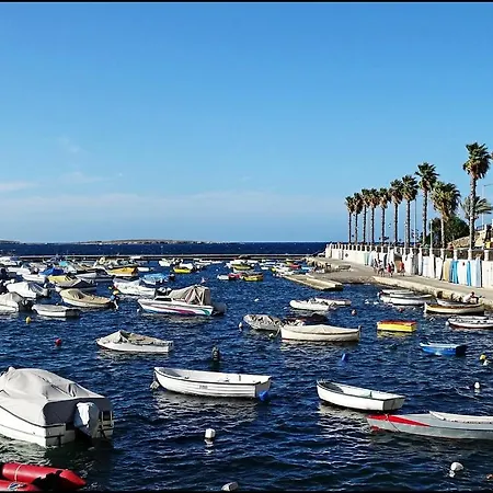 Cosy 2 Bedroom Penthouse With Terraces & Seaview Apartment