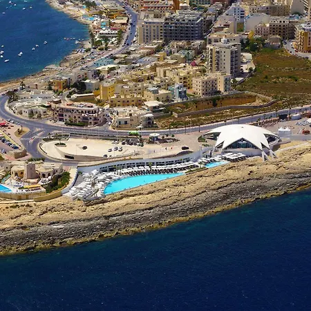 Apartment Cosy 2 Bedroom Penthouse With Terraces & Seaview